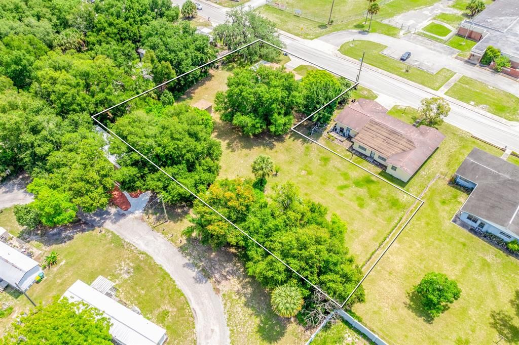 For Sale: $200,000 (2 beds, 1 baths, 720 Square Feet)