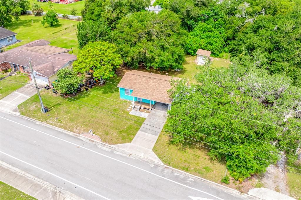 For Sale: $200,000 (2 beds, 1 baths, 720 Square Feet)