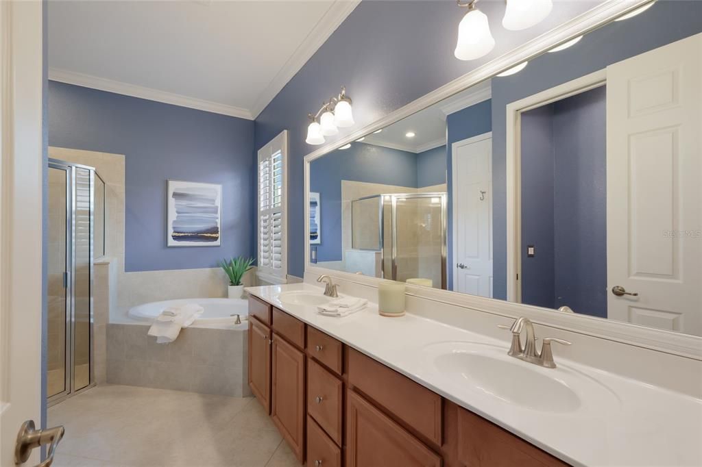 For Sale: $750,000 (4 beds, 2 baths, 2221 Square Feet)