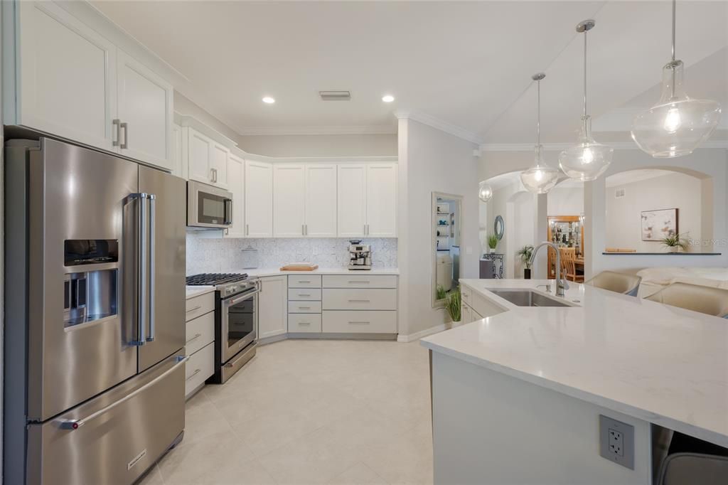 For Sale: $750,000 (4 beds, 2 baths, 2221 Square Feet)