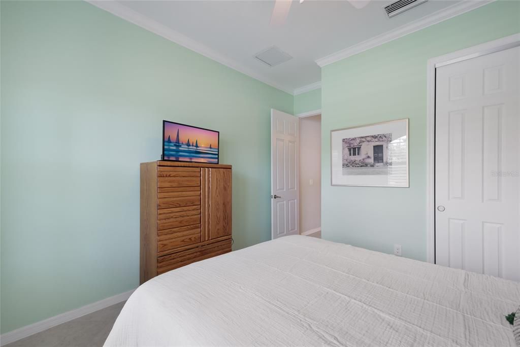 For Sale: $750,000 (4 beds, 2 baths, 2221 Square Feet)