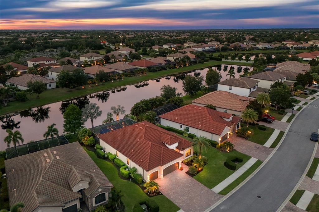 For Sale: $750,000 (4 beds, 2 baths, 2221 Square Feet)