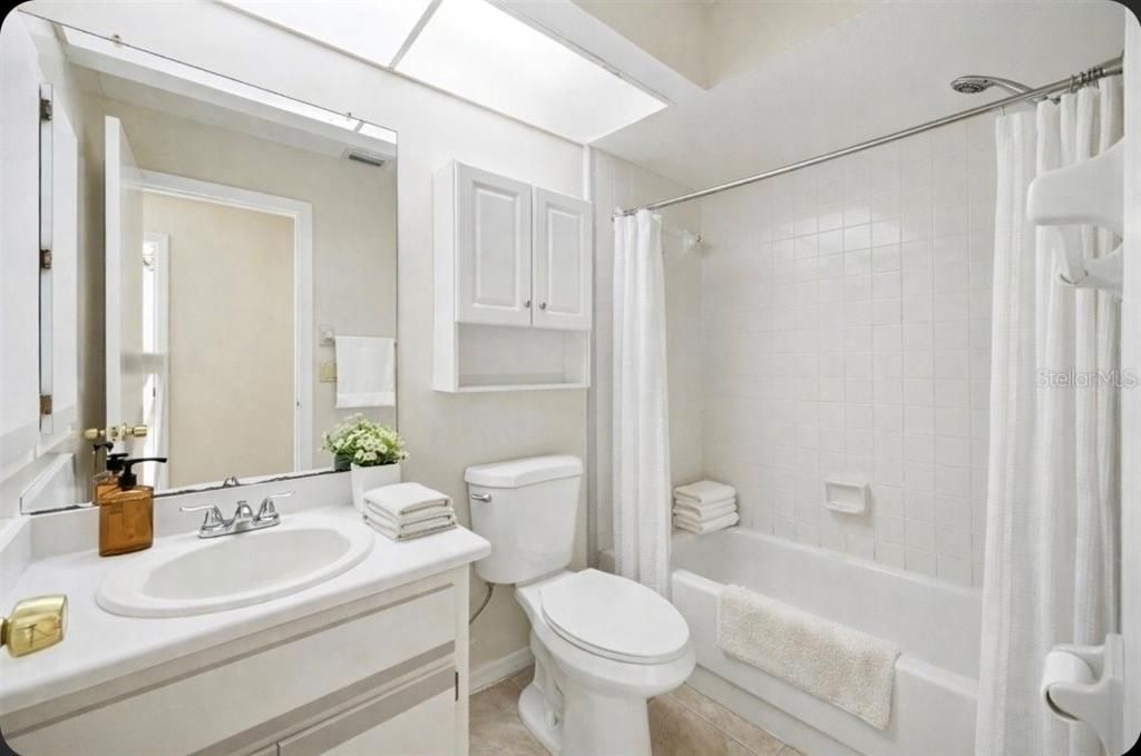 For Rent: $1,625 (2 beds, 2 baths, 1250 Square Feet)