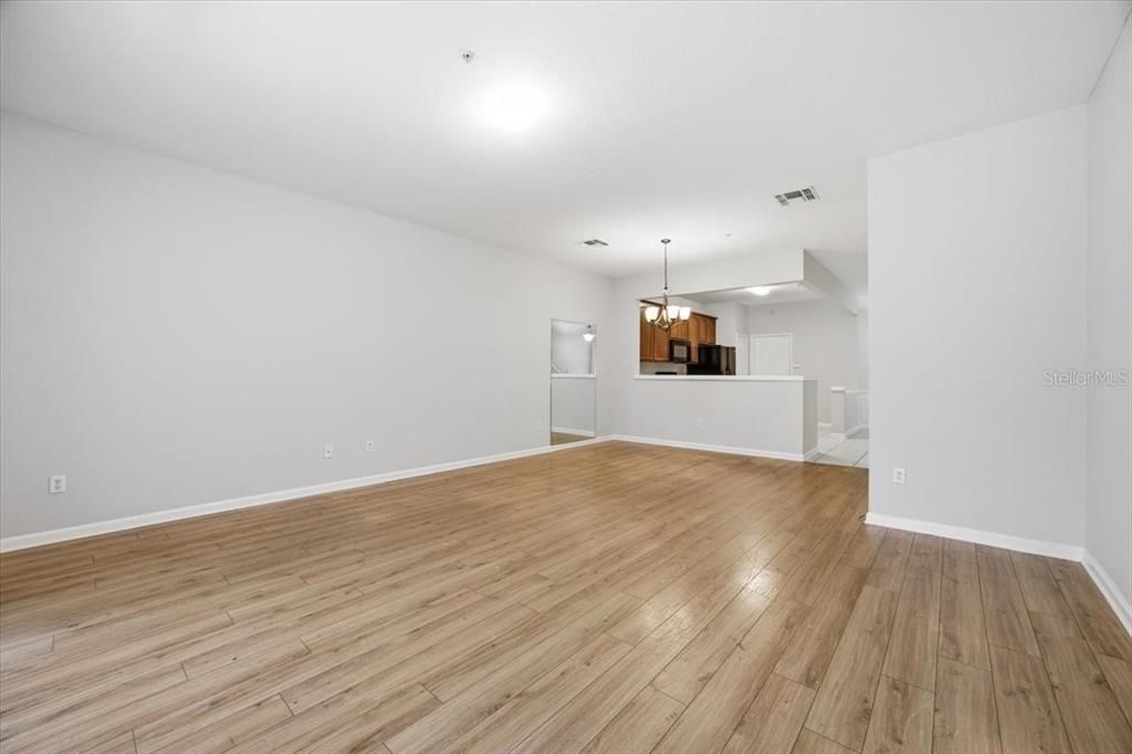 For Sale: $269,000 (2 beds, 2 baths, 1546 Square Feet)