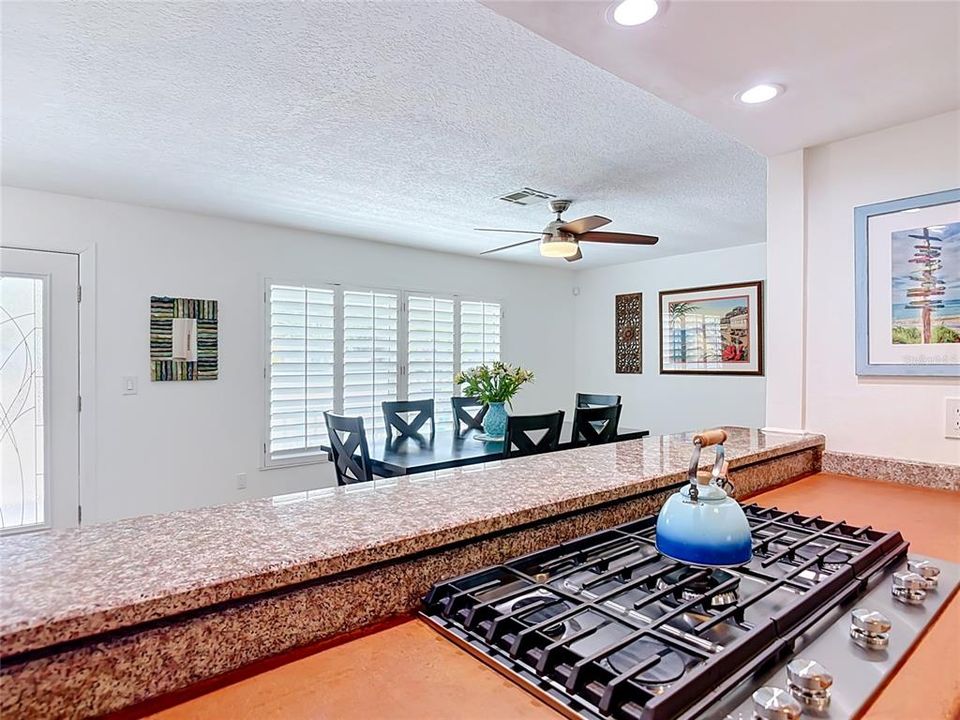 En Venta: $975,000 (3 camas, 2 baños, 1652 Pies cuadrados)