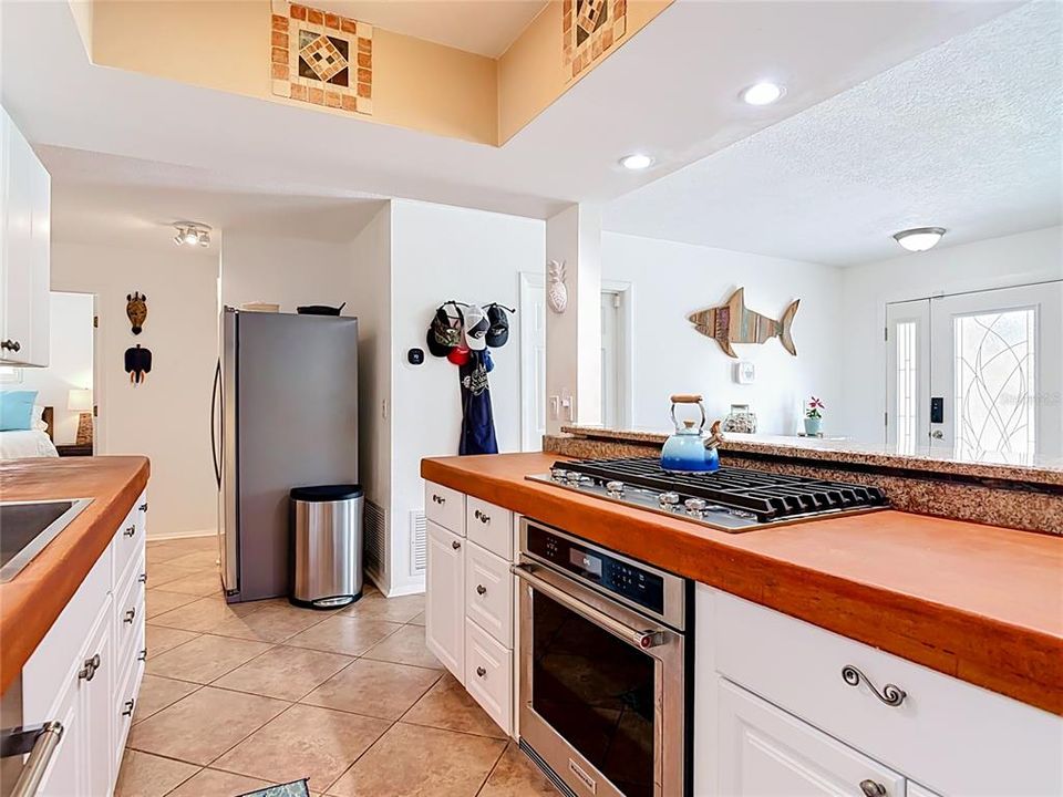 En Venta: $975,000 (3 camas, 2 baños, 1652 Pies cuadrados)