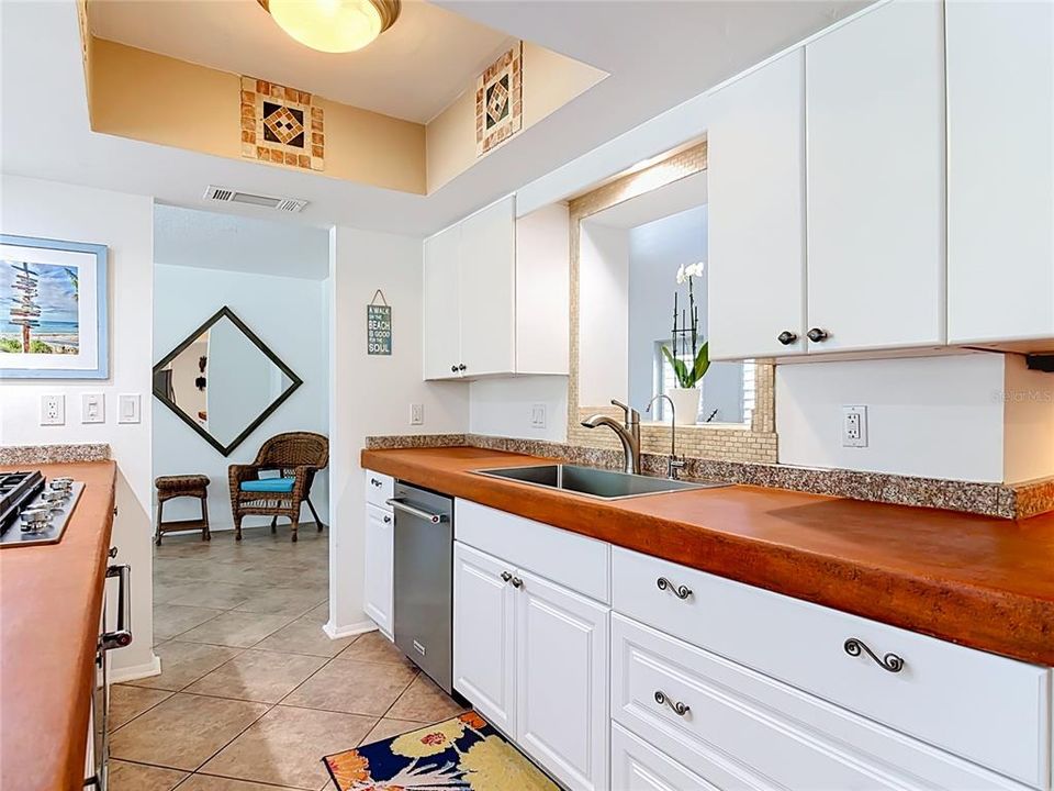 En Venta: $975,000 (3 camas, 2 baños, 1652 Pies cuadrados)