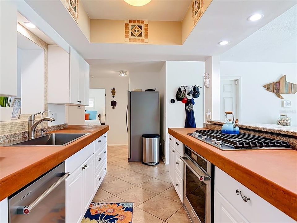 En Venta: $975,000 (3 camas, 2 baños, 1652 Pies cuadrados)