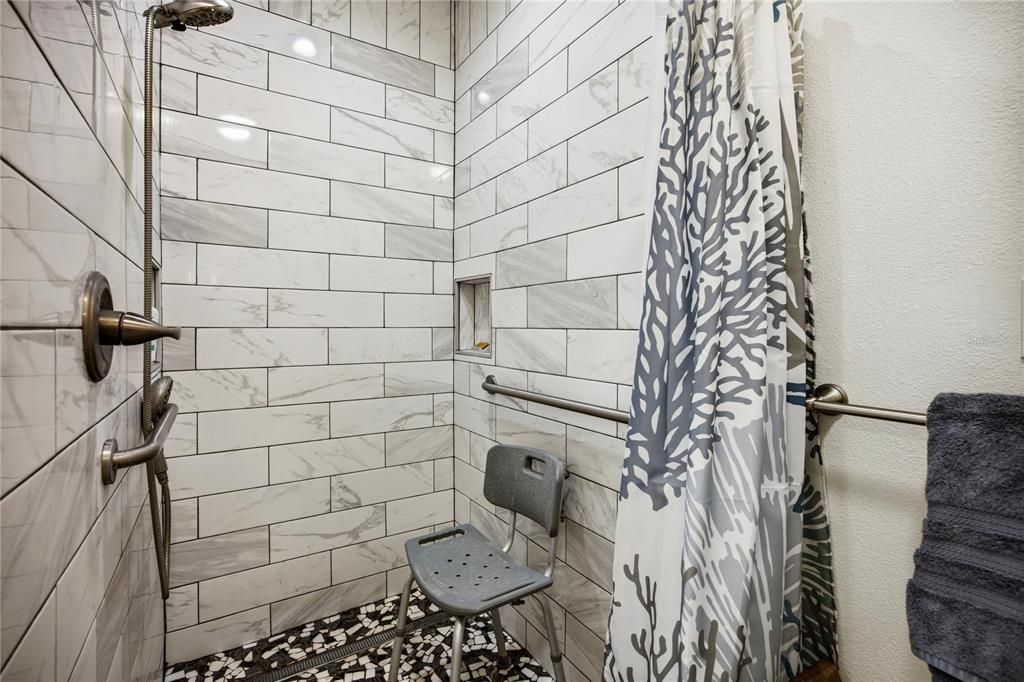 На продажу: $499,999 (3 спален, 2 ванн, 1727 Квадратных фут)