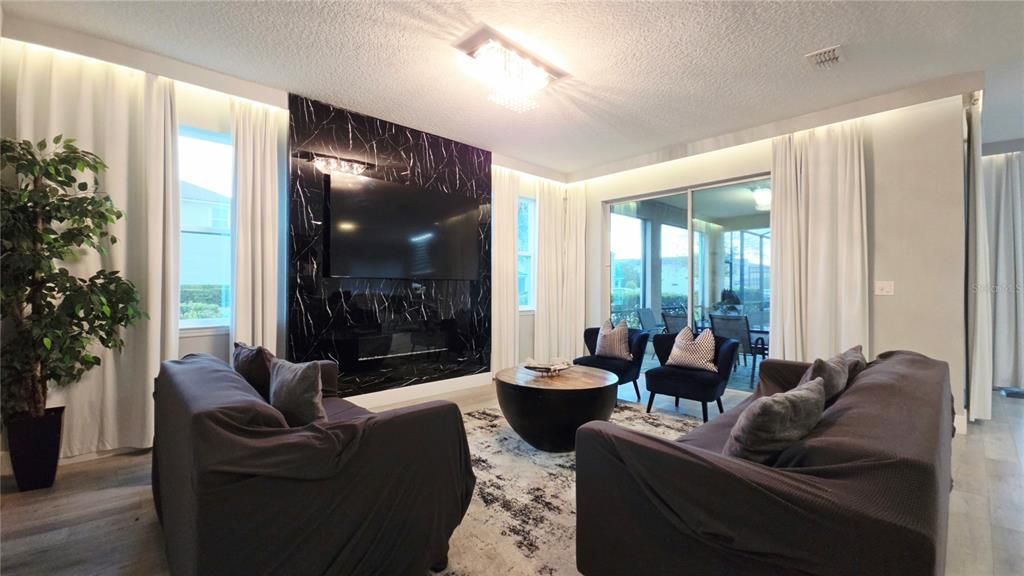 For Sale: $479,999 (6 beds, 4 baths, 2987 Square Feet)