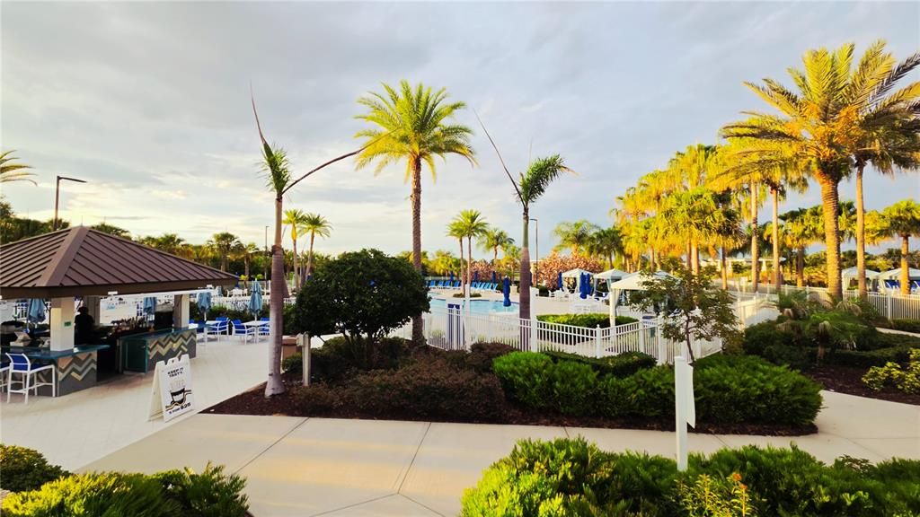 For Sale: $479,999 (6 beds, 4 baths, 2987 Square Feet)