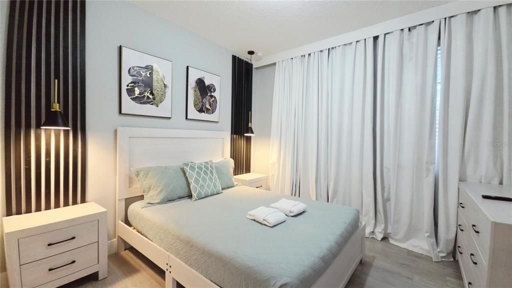 For Sale: $479,999 (6 beds, 4 baths, 2987 Square Feet)