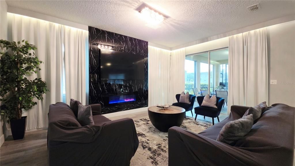 For Sale: $479,999 (6 beds, 4 baths, 2987 Square Feet)