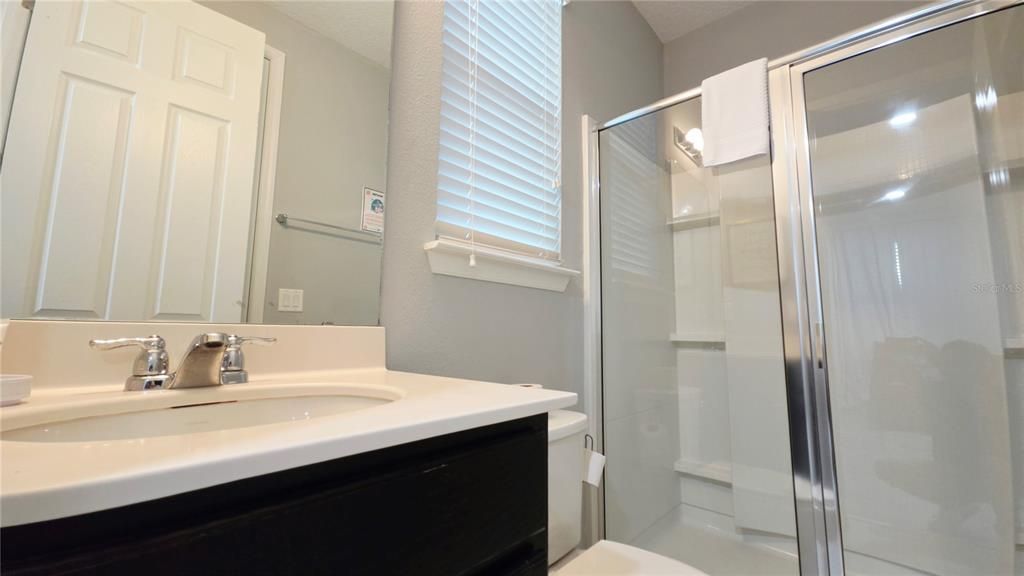 For Sale: $479,999 (6 beds, 4 baths, 2987 Square Feet)