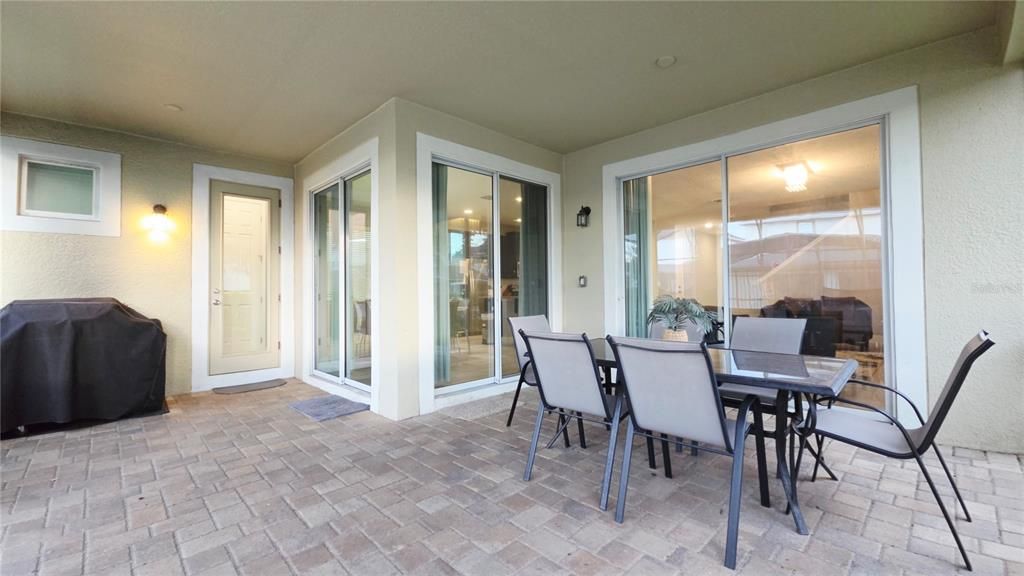 For Sale: $479,999 (6 beds, 4 baths, 2987 Square Feet)