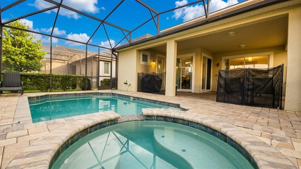 For Sale: $479,999 (6 beds, 4 baths, 2987 Square Feet)