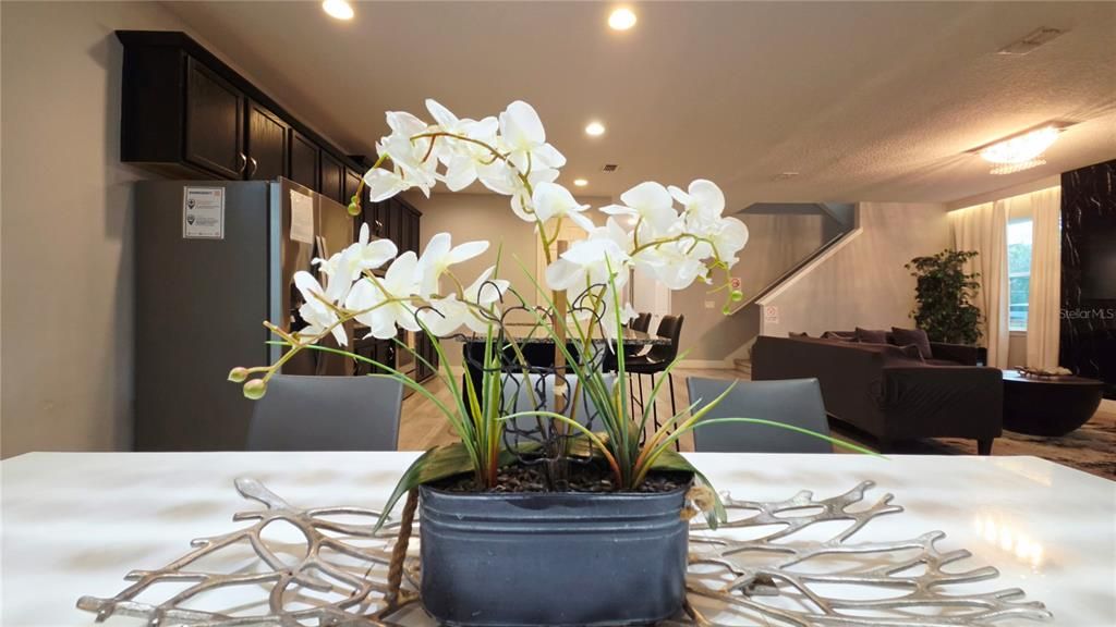 For Sale: $479,999 (6 beds, 4 baths, 2987 Square Feet)
