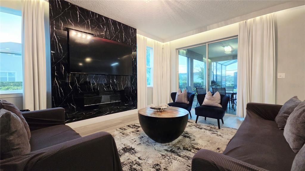 For Sale: $479,999 (6 beds, 4 baths, 2987 Square Feet)