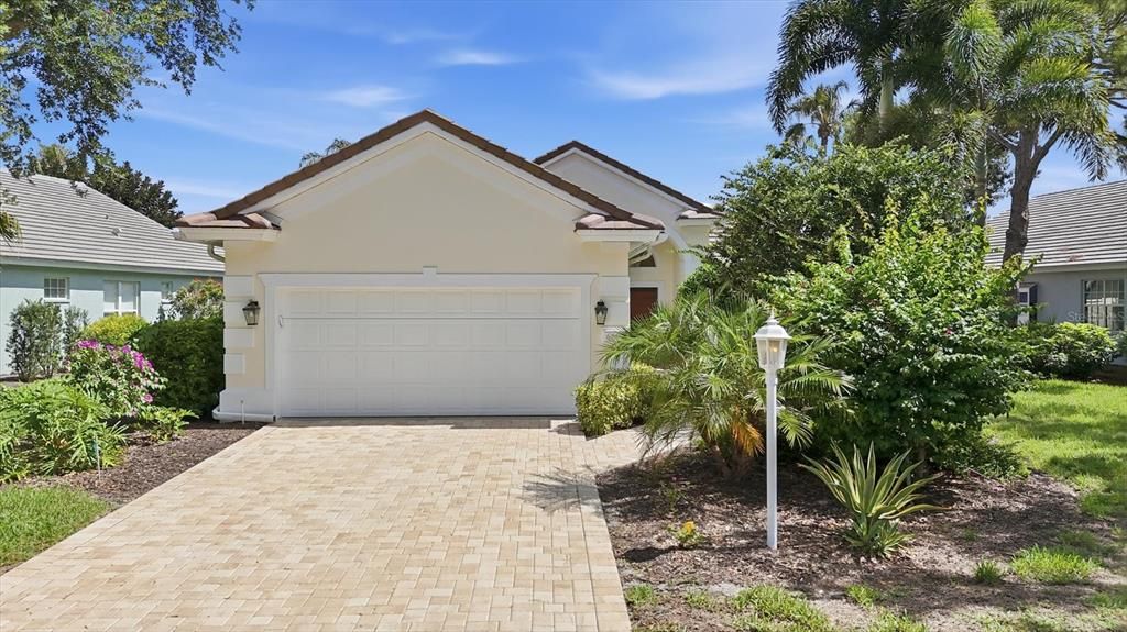 For Sale: $659,990 (3 beds, 2 baths, 1708 Square Feet)