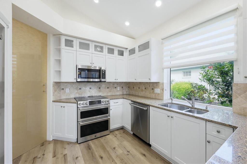For Sale: $659,990 (3 beds, 2 baths, 1708 Square Feet)