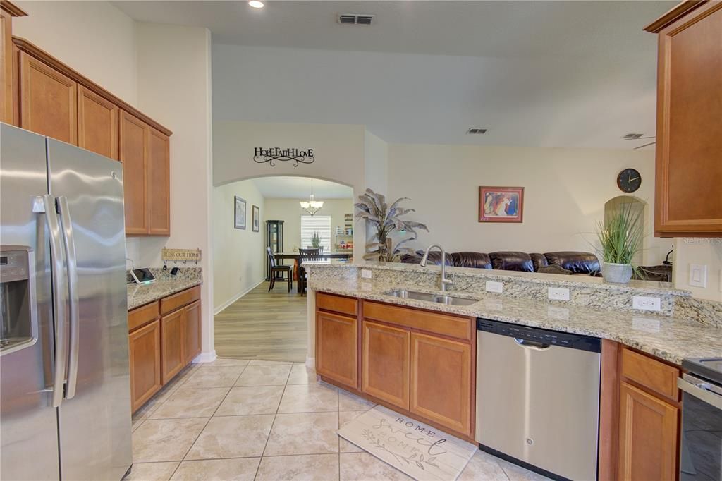 En Venta: $410,000 (4 camas, 3 baños, 1927 Pies cuadrados)