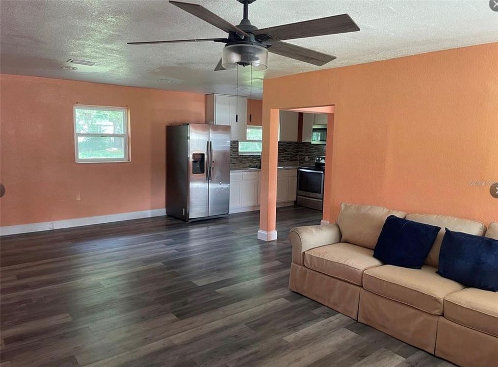 For Rent: $1,800 (4 beds, 2 baths, 1815 Square Feet)