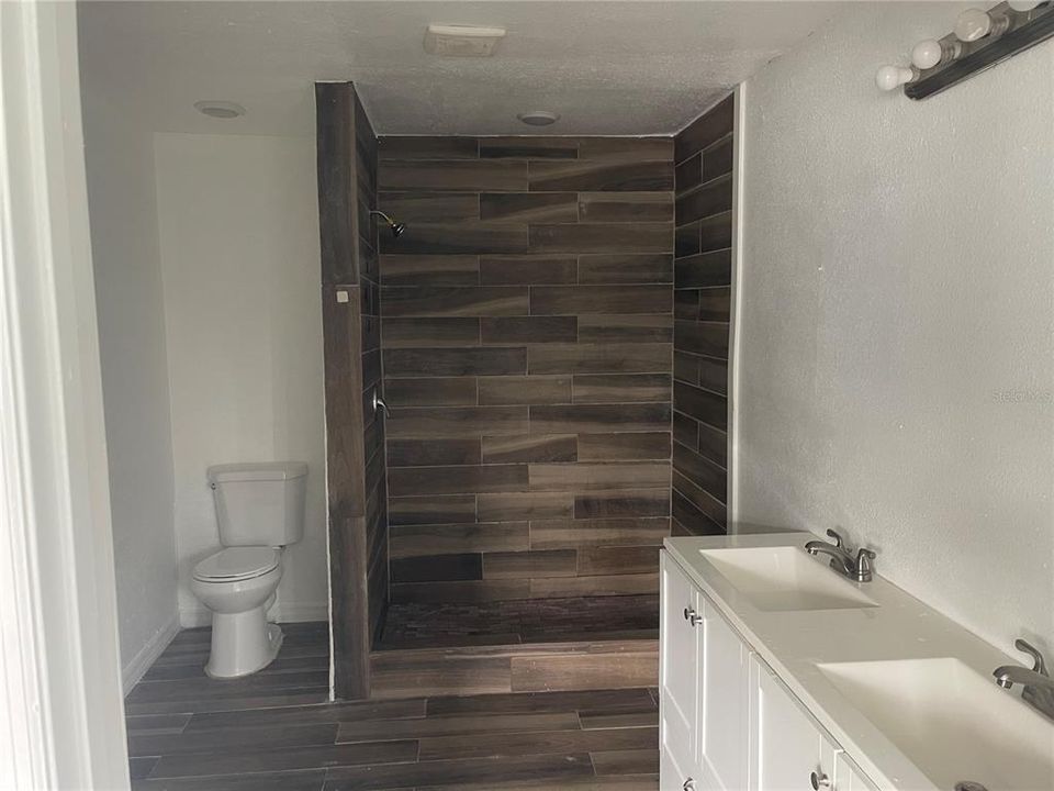 В аренду: $1,700 (4 спален, 2 ванн, 1815 Квадратных фут)