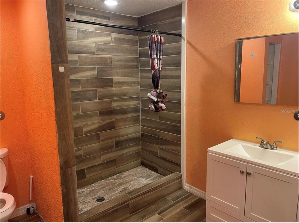 For Rent: $1,800 (4 beds, 2 baths, 1815 Square Feet)