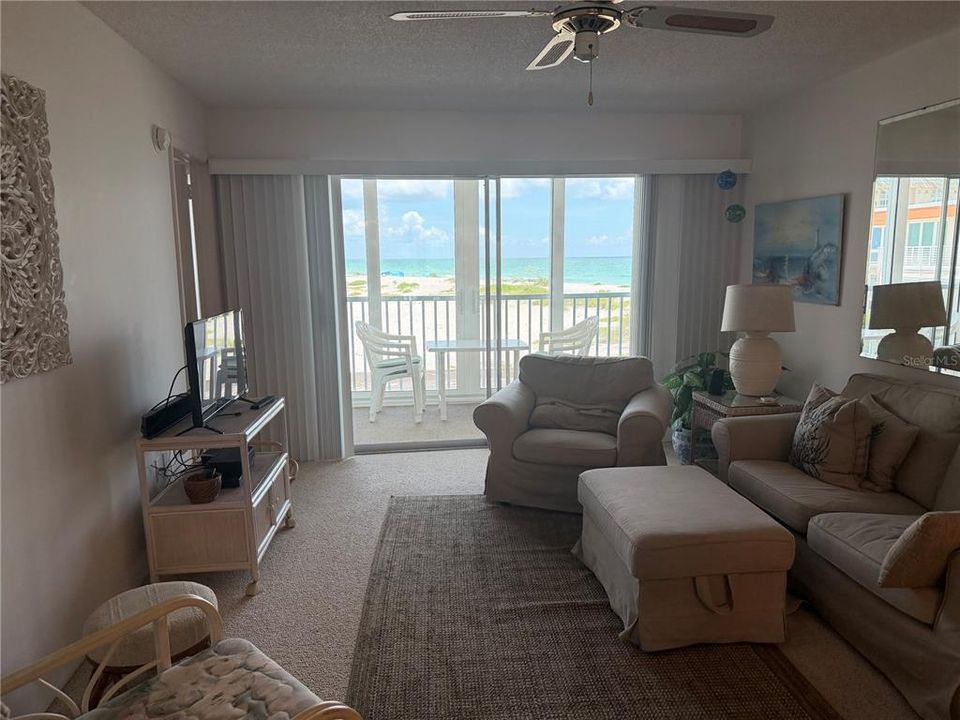 For Rent: $4,900 (2 beds, 2 baths, 847 Square Feet)