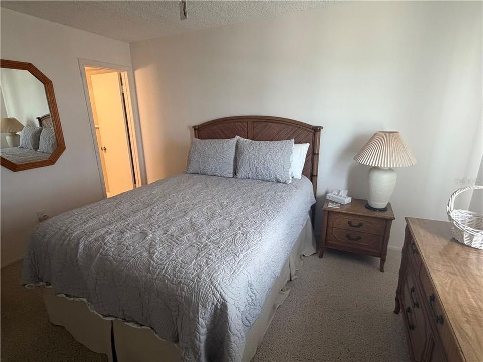 For Rent: $4,900 (2 beds, 2 baths, 847 Square Feet)