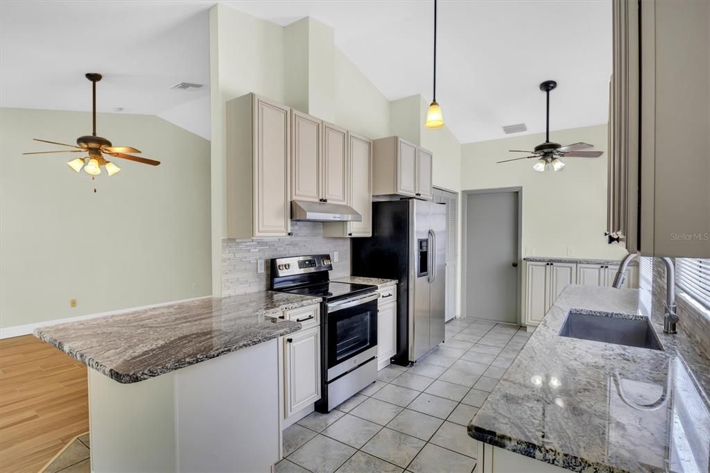 For Rent: $3,250 (3 beds, 2 baths, 1513 Square Feet)