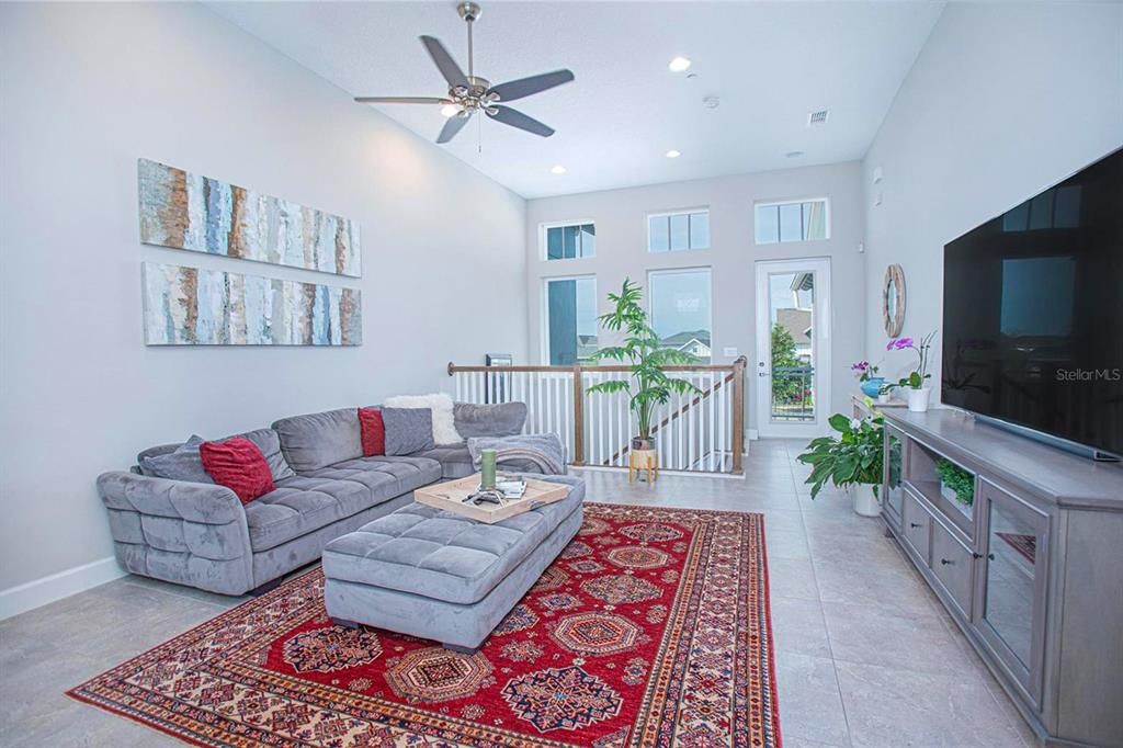 На продажу: $439,900 (2 спален, 2 ванн, 1644 Квадратных фут)