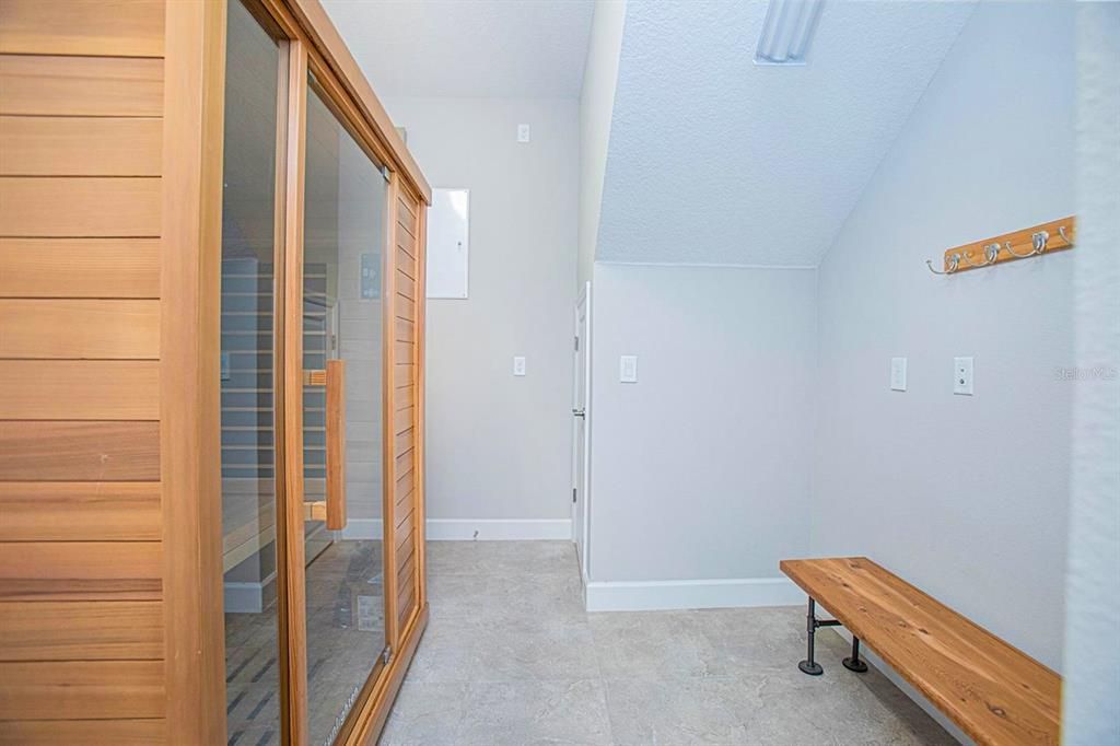 На продажу: $439,900 (2 спален, 2 ванн, 1644 Квадратных фут)