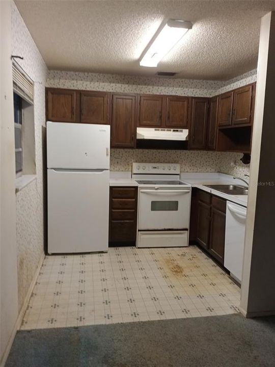 For Sale: $89,990 (2 beds, 2 baths, 1000 Square Feet)