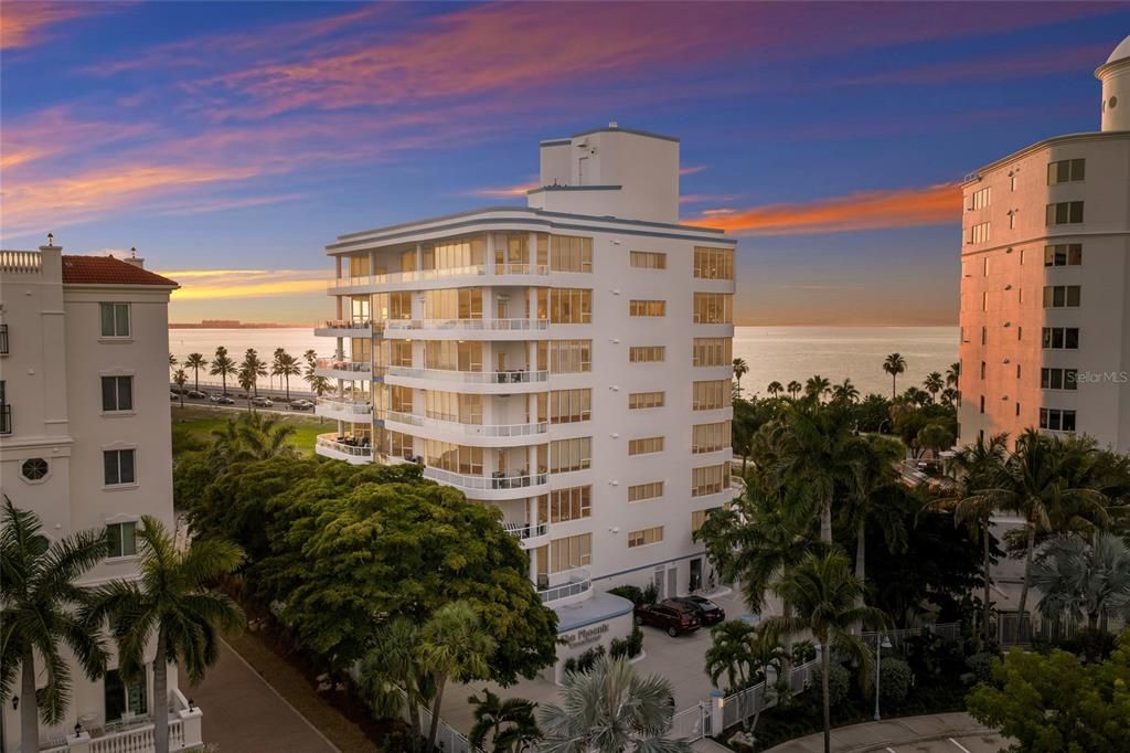 For Sale: $2,995,000 (3 beds, 3 baths, 3785 Square Feet)