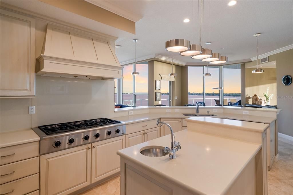 For Sale: $2,995,000 (3 beds, 3 baths, 3785 Square Feet)
