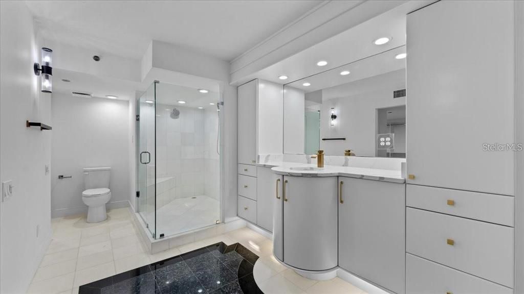 На продажу: $469,900 (1 спален, 1 ванн, 1988 Квадратных фут)