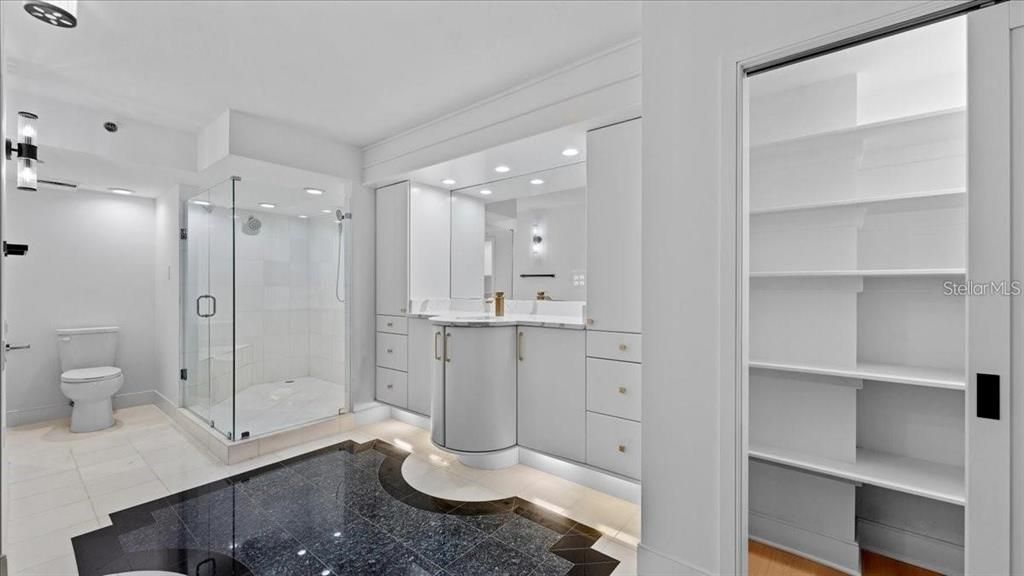 На продажу: $469,900 (1 спален, 1 ванн, 1988 Квадратных фут)