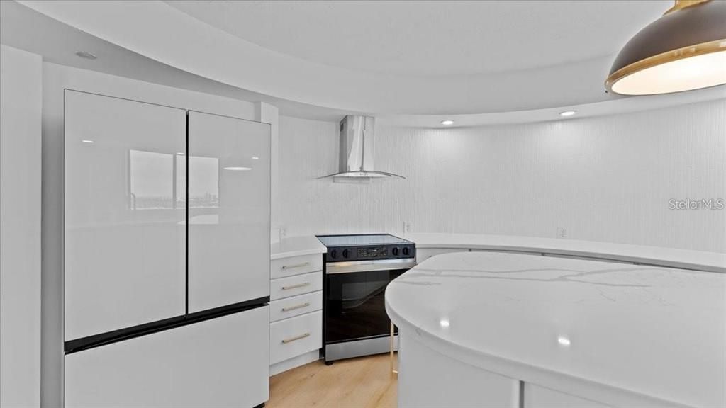На продажу: $469,900 (1 спален, 1 ванн, 1988 Квадратных фут)