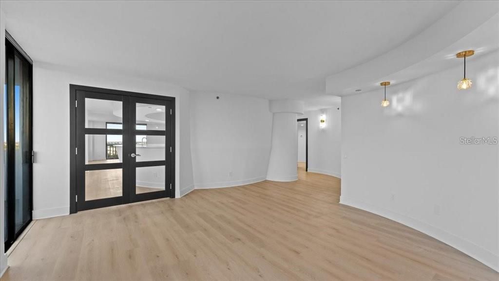 На продажу: $469,900 (1 спален, 1 ванн, 1988 Квадратных фут)