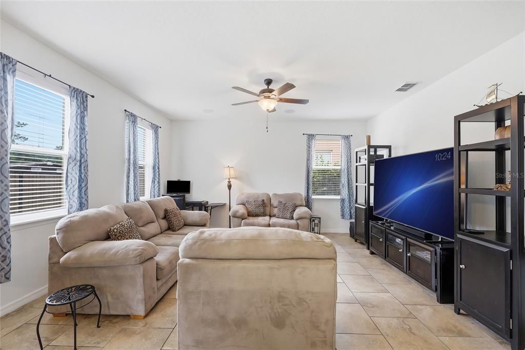 For Sale: $415,000 (4 beds, 2 baths, 2809 Square Feet)