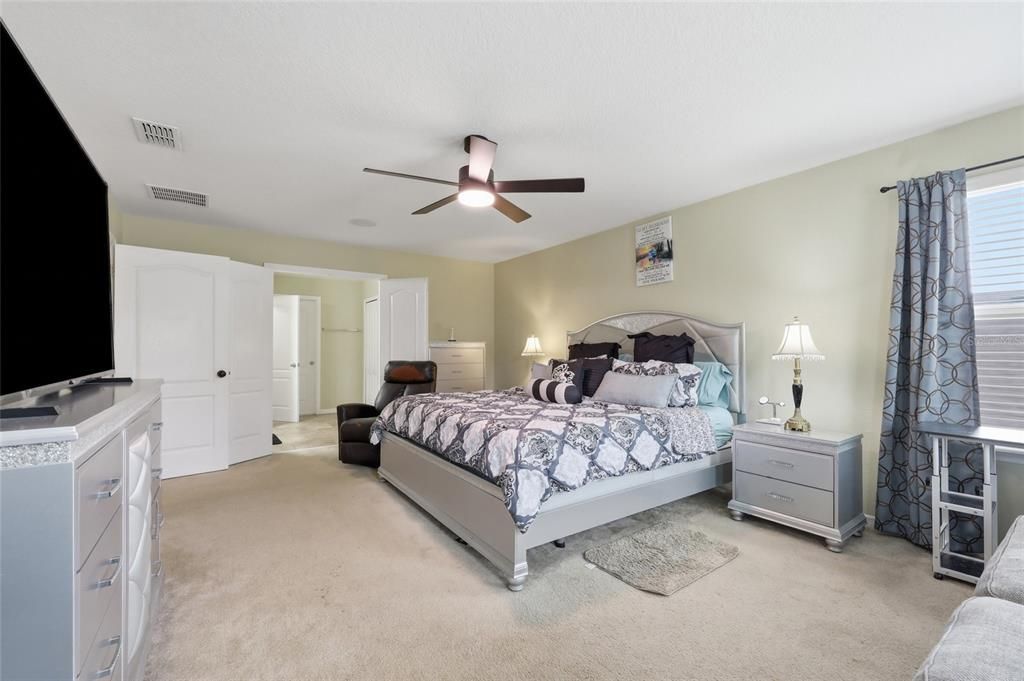 For Sale: $415,000 (4 beds, 2 baths, 2809 Square Feet)