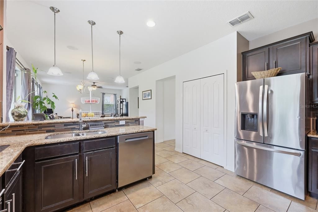 For Sale: $415,000 (4 beds, 2 baths, 2809 Square Feet)