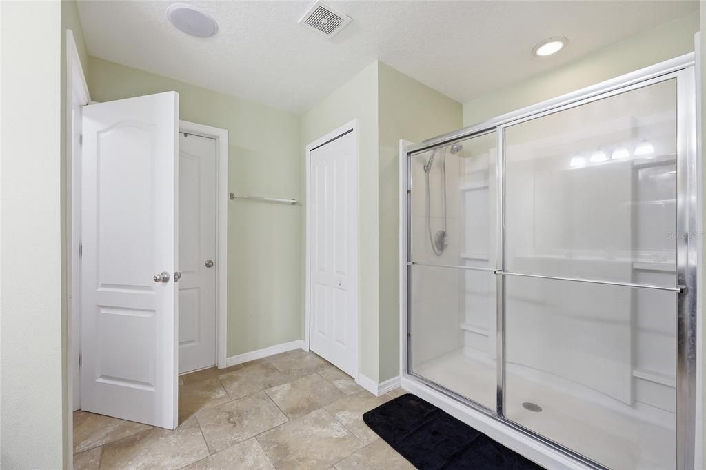 For Sale: $415,000 (4 beds, 2 baths, 2809 Square Feet)