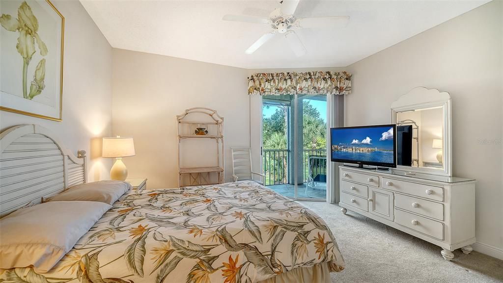 For Sale: $249,000 (2 beds, 2 baths, 1230 Square Feet)