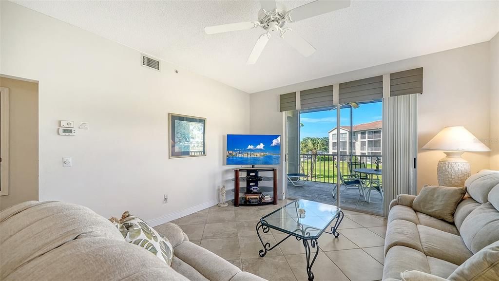 For Sale: $249,000 (2 beds, 2 baths, 1230 Square Feet)