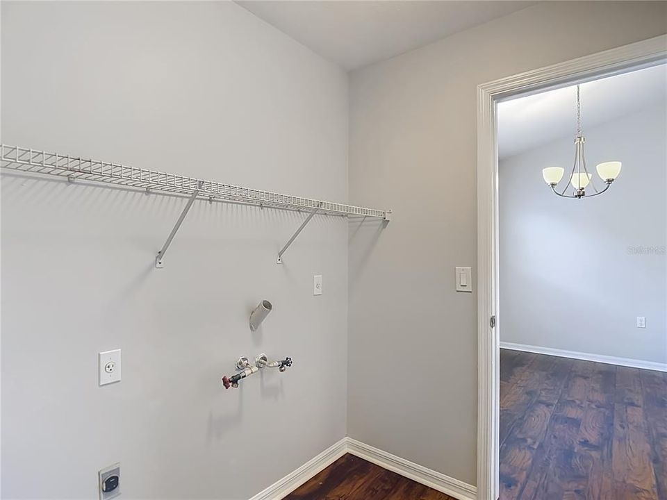 En Venta: $365,000 (3 camas, 2 baños, 1759 Pies cuadrados)