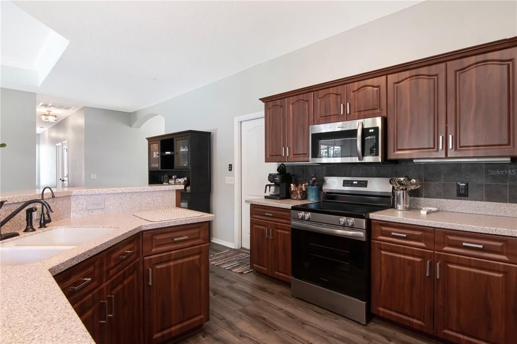 For Sale: $775,000 (3 beds, 2 baths, 2134 Square Feet)