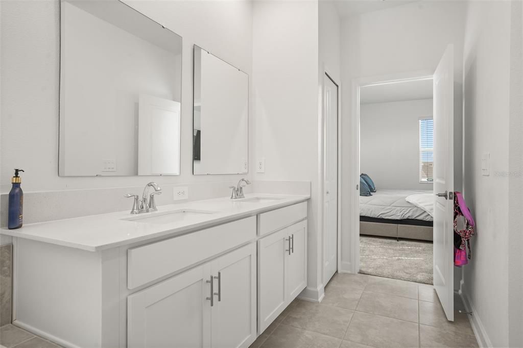 На продажу: $445,000 (4 спален, 3 ванн, 2033 Квадратных фут)