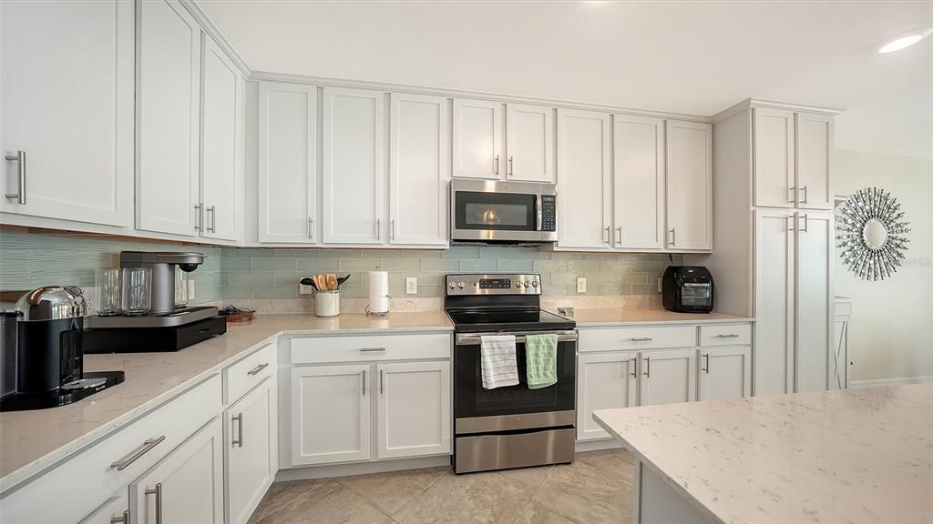 For Sale: $395,000 (2 beds, 2 baths, 1151 Square Feet)